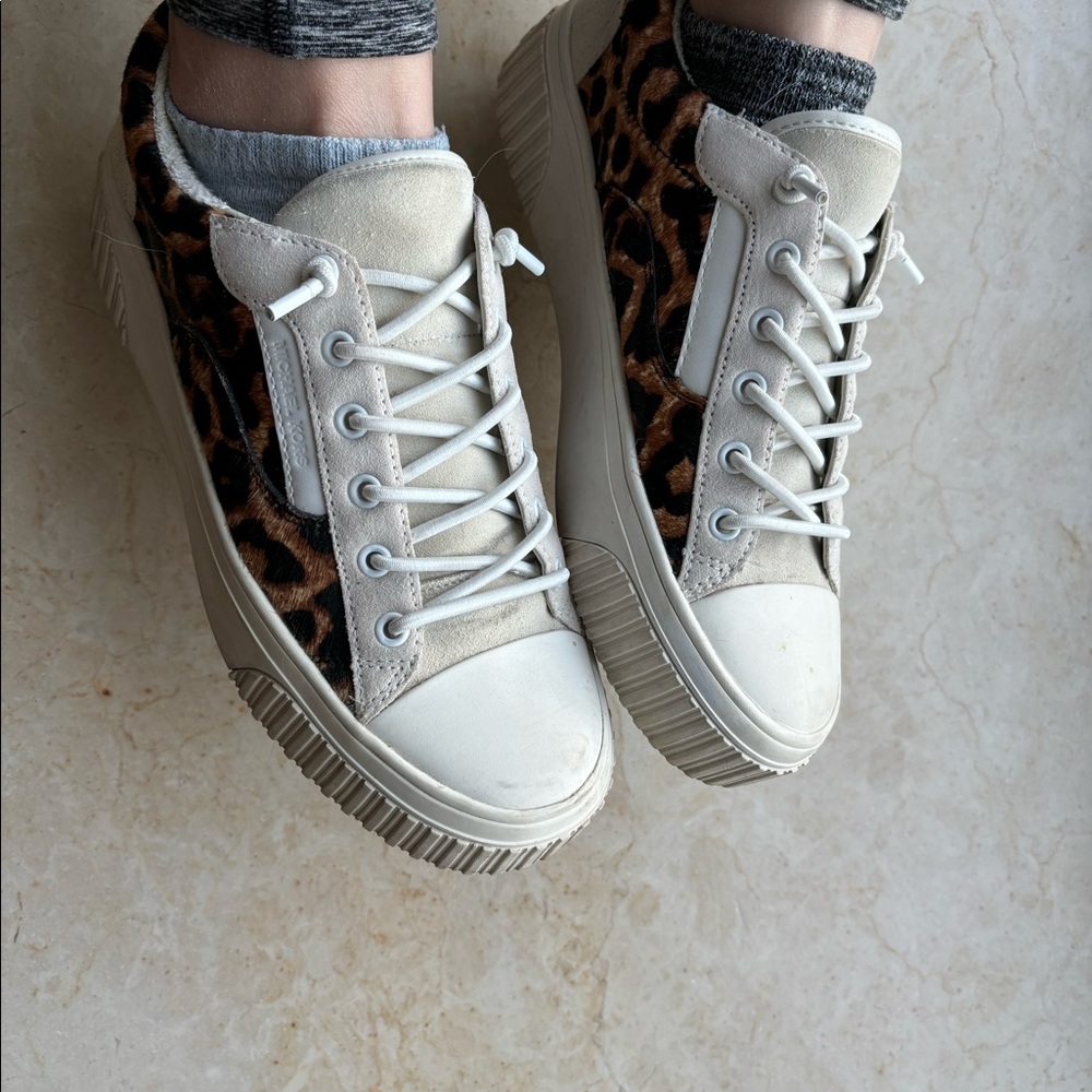 Michael kors sneakers SUPER COMFY